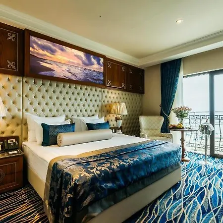 Lord's Palace Otel
